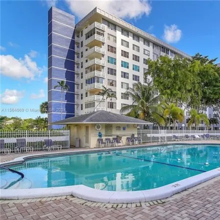 Buy this 2 bed condo on 4447 Hillcrest Drive in Hollywood, FL 33021