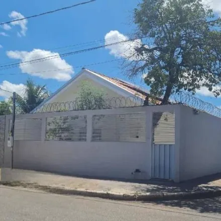 Buy this 3 bed house on Rua Manoel Correia de Almeida in Cristo Rei, Várzea Grande - MT