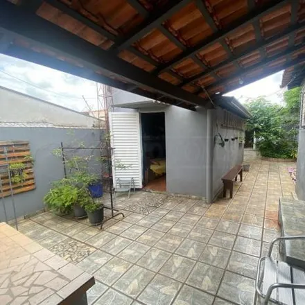 Buy this 4 bed house on Rua Dona Eugênia in Vila Independência, Piracicaba - SP