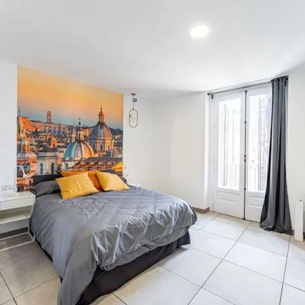 Rent this 18 bed apartment on Parroquia de San Ginés in Calle del Arenal, 13