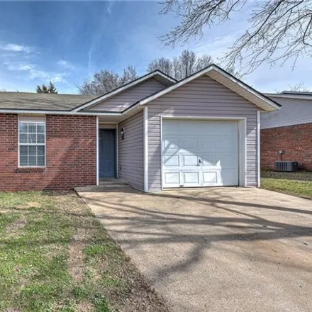 Buy this 3 bed house on 1462 North Boxley Avenue in Fayetteville, AR 72704