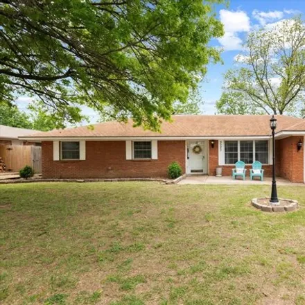 Buy this 3 bed house on 5543 Cornell Drive in Bartlesville, OK 74006