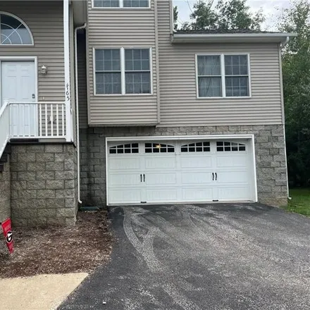 Rent this 3 bed house on 4173 Wood Hills Drive in Erie, PA 16510