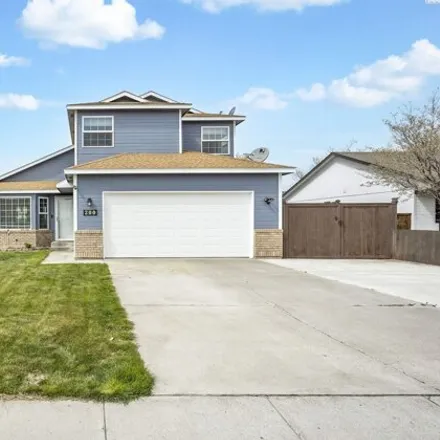 Buy this 3 bed house on 180 South Young Place in Kennewick, WA 99336