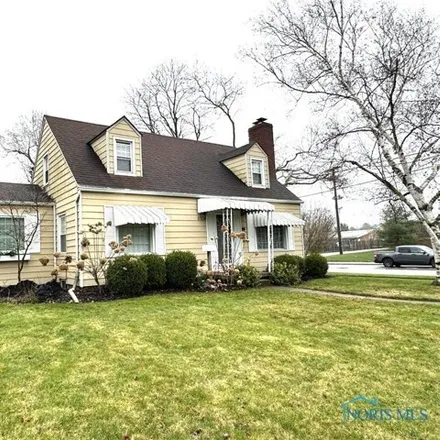 Buy this 5 bed house on Old Orchard Elementary School in Darlington Road, Toledo