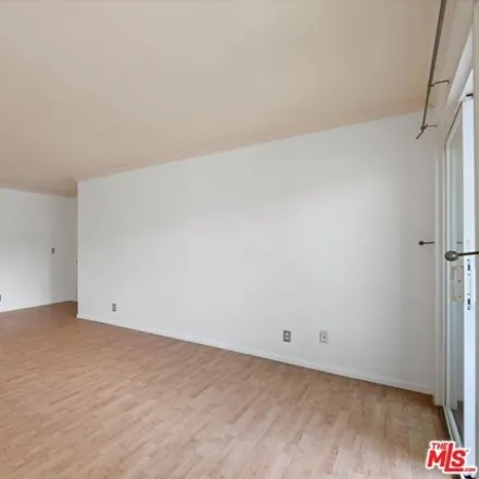 Image 6 - 525 N Sycamore Ave Apt 401, Los Angeles, California, 90036 - Condo for rent