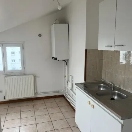 Rent this 2 bed apartment on 1 Place Aristide Briand in 76500 Elbeuf, France