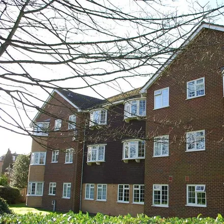 Rent this 2 bed apartment on North Parade in Horsham, RH12 2BQ