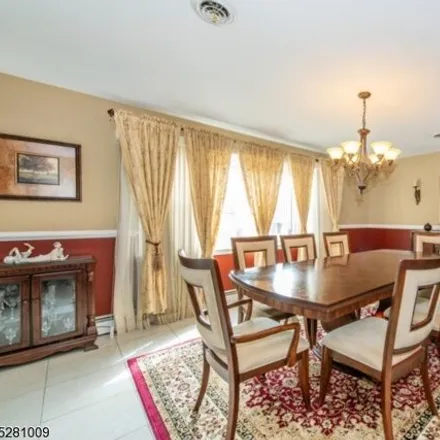 Image 3 - 14 Daniels Drive, Clifton, NJ 07013, USA - House for sale