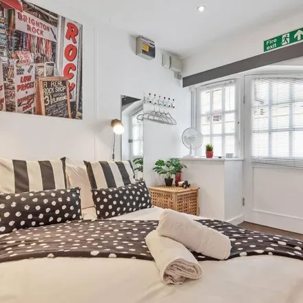 Rent this studio apartment on Brighton and Hove in BN1 4EW, United Kingdom
