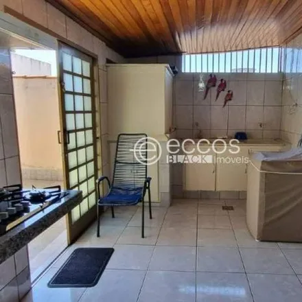 Buy this 3 bed house on Avenida Mato Grosso in Nossa Senhora Aparecida, Uberlândia - MG