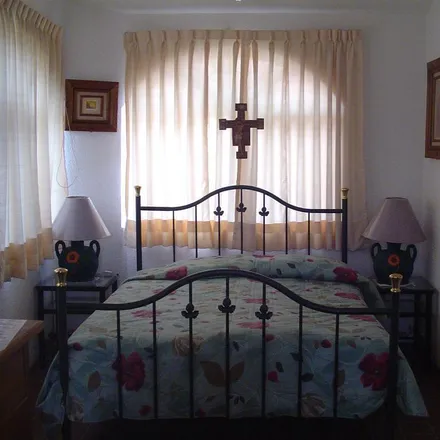 Buy this 7 bed house on Calle Ezequiel Padilla Norte in Burgos Bugambilias, 62760 Tres de Mayo