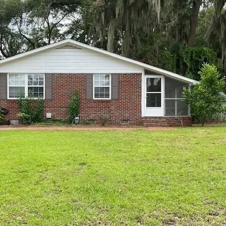 Rent this 3 bed house on 1964 Morris Street in Beaufort, SC 29902