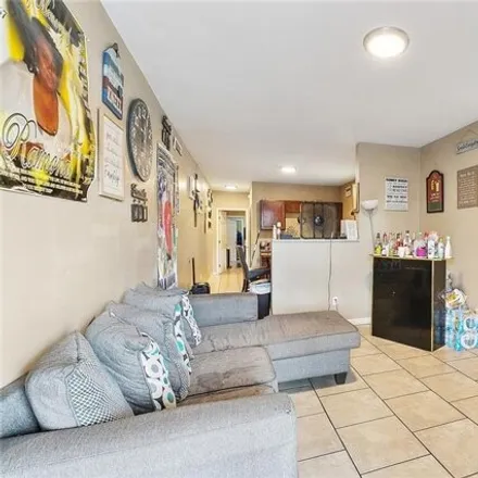 Image 2 - 2622 Frenchmen Street, New Orleans, LA 70119, USA - House for sale