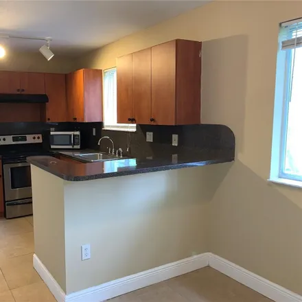 Image 3 - 1251 Southeast 29th Street, Homestead, FL 33035, USA - Condo for rent