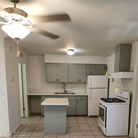Image 3 - 641 North Maryland Parkway, Las Vegas, NV 89101, USA - Duplex for rent