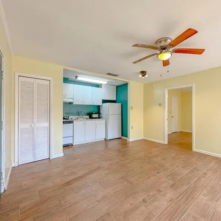 Image 4 - Carnaghi Arts, 2214 Belle Vue Way, Tallahassee, FL 32304, USA - Condo for rent