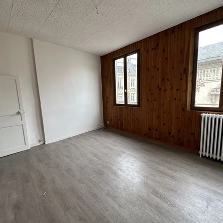 Image 2 - 28 Rue de Solignac, 87000 Limoges, France - Apartment for rent