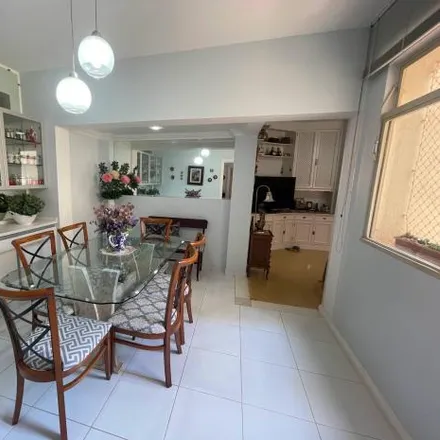 Buy this 3 bed apartment on Rua Professor João Cândido 848 in Centro Histórico, Londrina - PR