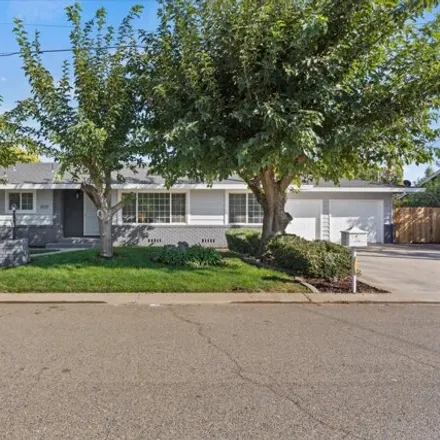 Buy this 3 bed house on 1039 Greene Lane in Yuba City, CA 95993