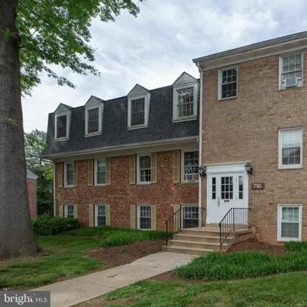 Image 3 - 716 Quince Orchard Boulevard, Gaithersburg, MD 20899, USA - Condo for sale