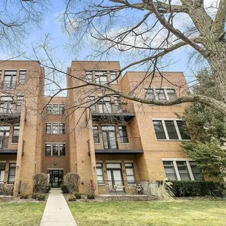 Buy this 2 bed condo on 819 Foster Street in Evanston, IL 60201