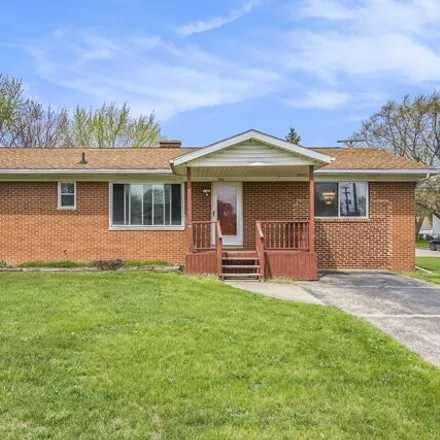 Buy this 3 bed house on 372 Oaklawn Avenue in Ypsilanti Charter Township, MI 48198