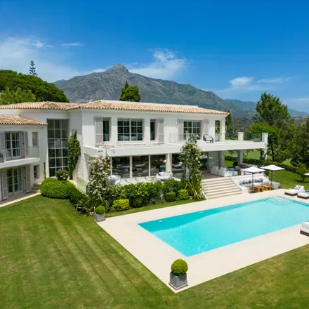 Buy this 6 bed house on Avenida Valle Del Golf in 6A, 29660 Marbella