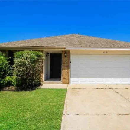 Rent this 4 bed house on 7986 Dawn Circle in Oklahoma City, OK 73135