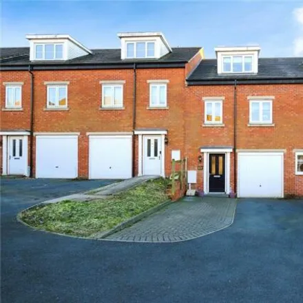 Buy this 3 bed townhouse on unnamed road in Doe Lea, S44 5DL