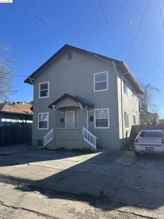 Rent this 2 bed condo on 233 West 11th Street in Pittsburg, CA 94565