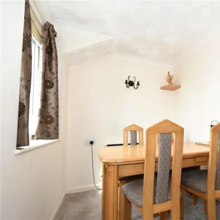 Image 5 - Kennett Court, Oakleigh Close, Swanley, BR8 7WP, United Kingdom - Apartment for sale