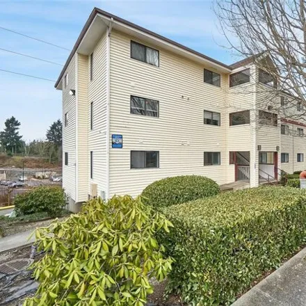 Buy this 3 bed condo on 29645 Pacific Highway South in Federal Way, WA 98003