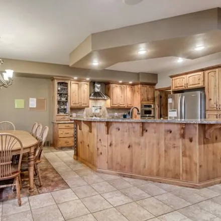 Image 7 - 7496 2300 East, Cottonwood Heights, UT 84121, USA - House for sale