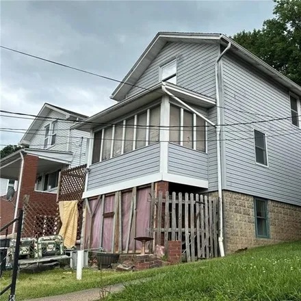 Image 2 - 215 Patterson Ave, Bridgeville, Pennsylvania, 15017 - House for sale