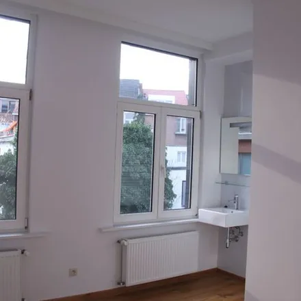 Rent this 1 bed apartment on Cassiersstraat 63 in 2060 Antwerp, Belgium