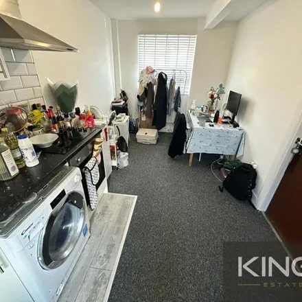 Rent this 1 bed apartment on Plume of Feathers in 73 St Mary Street, Kingsland Place