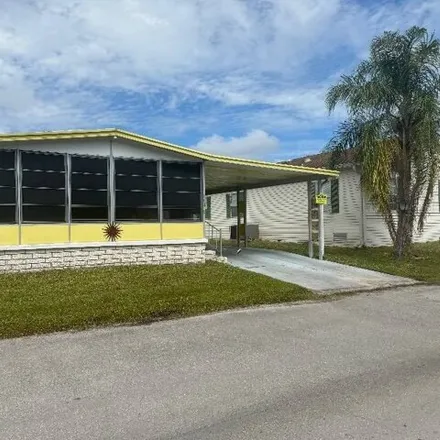 Buy this studio apartment on 110 Congress Street in Indian River County, FL 32966