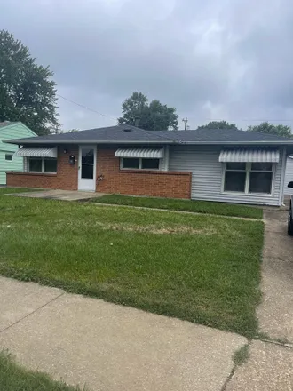 Buy this 3 bed house on 2721 West 10th Street in Owensboro, KY 42301