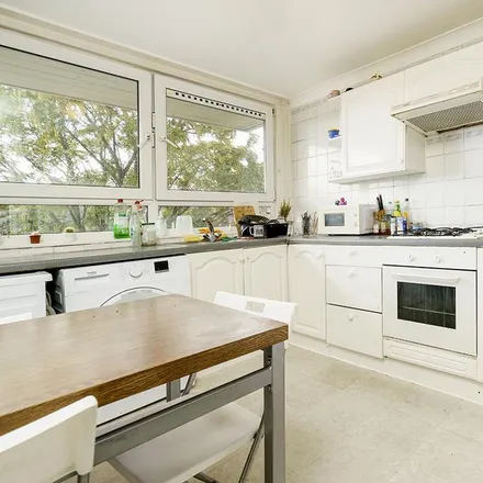 Rent this 3 bed apartment on 13-37 Watkinson Road in London, N7 8DE