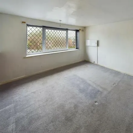 Image 9 - Ringwood Highway / Potters Green Primary School, Ringwood Highway, Coventry, CV2 2GG, United Kingdom - Apartment for sale