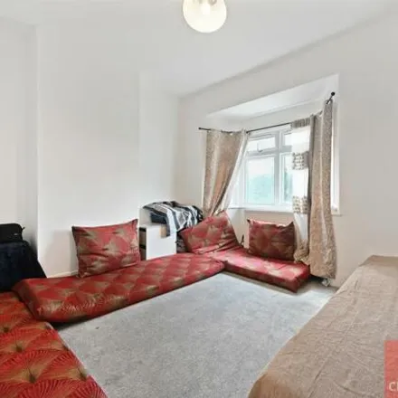 Image 4 - 114 Old Oak Common Lane, London, W3 7DN, United Kingdom - House for sale