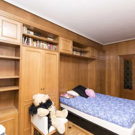 Rent this 3 bed apartment on Madrid in Calle de la Redondilla, 6