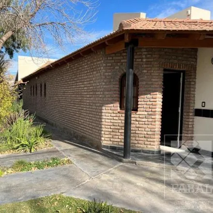 Buy this 3 bed house on Ingeniero Pagano 2250 in San Lorenzo, Municipio de Cipolletti