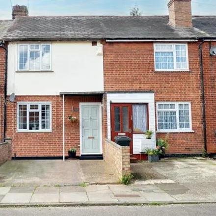 Buy this 3 bed townhouse on Henry Road in Chelmsford, CM1 1RG