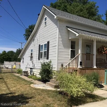 Buy this 2 bed house on 2322 Garfield Avenue in Bay City, MI 48708