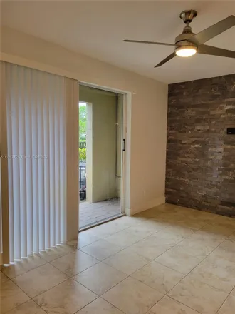 Image 8 - 615 Northeast 47th Place, Park Haven, Deerfield Beach, FL 33064, USA - Townhouse for sale