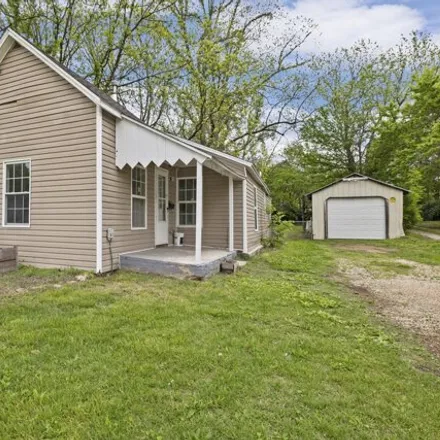 Buy this 2 bed house on 2124 North Summit Avenue in Springfield, MO 65803