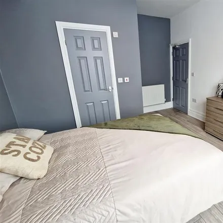 Rent this 5 bed room on Belmont Avenue in Doncaster, DN4 8AF
