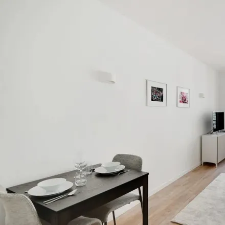 Image 8 - 20 Rue Chalgrin, 75116 Paris, France - Apartment for rent